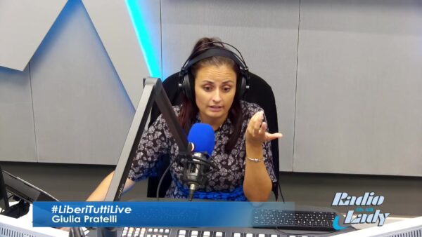 Nuova puntata di #đđąđđđ«đąđđźđđđąđđąđŻđ con la cantautrice Giulia Pratelli che torna a presentarci nuova musica:âŠ