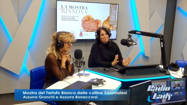 Su Radio Lady con la ๐๐ยฐ ๐๐จ๐ฌ๐ญ๐ซ๐ ๐๐๐ซ๐๐๐ญ๐จ ๐๐๐ฅ ๐๐๐ซ๐ญ๐ฎ๐๐จ ๐๐ข๐๐ง๐๐จ ๐๐๐ฅ๐ฅ๐ ๐๐จ๐ฅ๐ฅ๐ข๐ง๐ ๐๐๐ง๐ฆ๐ข๐ง๐ข๐๐ญ๐๐ฌ๐ข. Ospitiโฆ